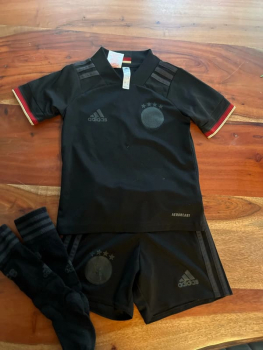 Adidas Deutschland Trikot Euro 2020 2021 auswärts ganz schwarz + Hose DFB Minikit Baby Kind 98 (B-Ware)