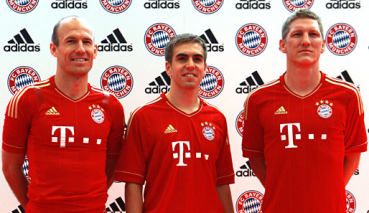 Adidas FC Bayern München Trikot 33 Mario Gomez 2012/13 CL Triple rot & gold Finale Herren M
