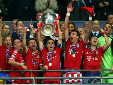 Adidas FC Bayern München Trikot 33 Mario Gomez 2012/13 CL Triple rot & gold Finale Herren M