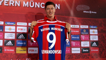 Adidas FC Bayern München Trikot 9 Robert Lewandowski 2014/15 Heim mit Fifa winner Patch Herren M