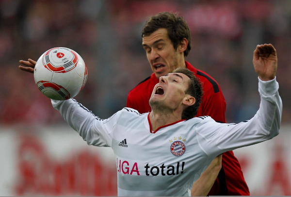Adidas FC Bayern München Trikot 18 Klose 2010/11 auswärts weiß Liga total Herren XL
