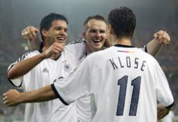 Adidas Deutschland Trikot 11 Miroslav Klose WM 2002 DFB Heim weiß Herren M oder XL