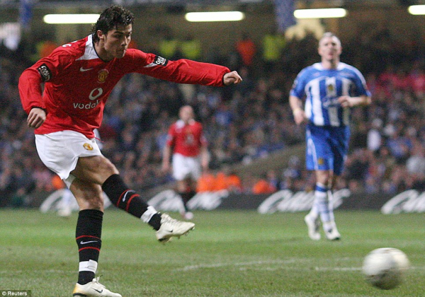 Nike Manchester United Trikot 7 Cristiano Ronaldo 2004-06 Vodafone rot Herren XL & Kinder 164-176 cm