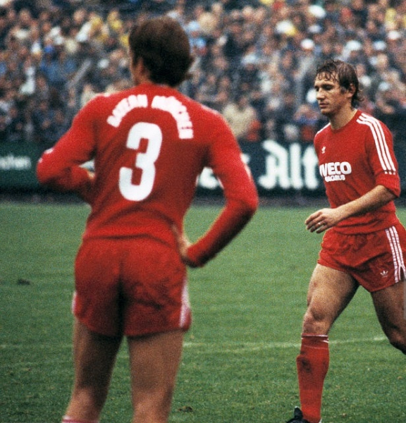 Adidas/Erima FC Bayern München Trikot 1983-84 Magirus Iveco Heim Rot Langarm Herren L