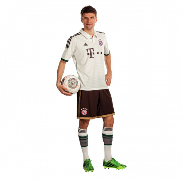 Adidas FC Bayern München Trikot 25 Thomas Müller 2013/14 Away Weiß M