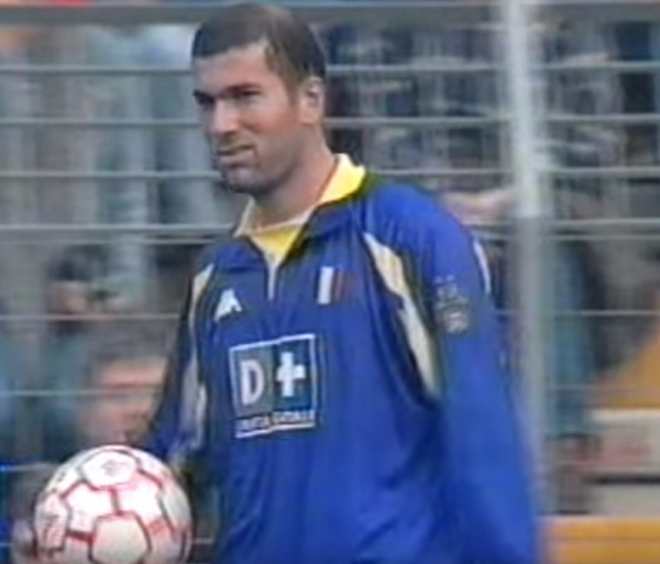 Kappa Juventus Turin jersey 21 Zinédine Zidane 1998/99 CL away blue men's L