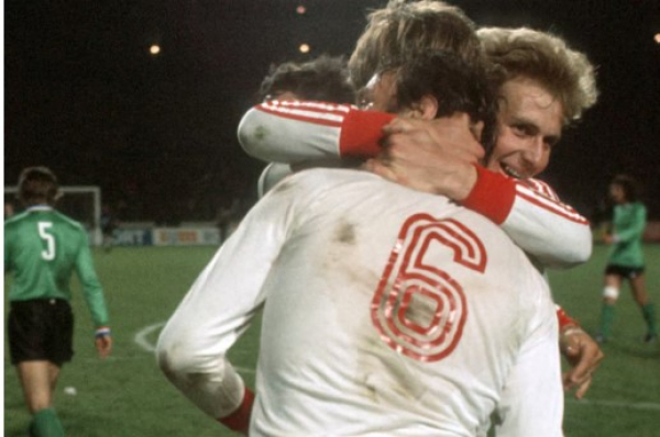 Adidas FC Bayern Munich jersey Champion cup final 1976 vs AS Saint Étienne 9 Bomber Gerd Müller white men's XL