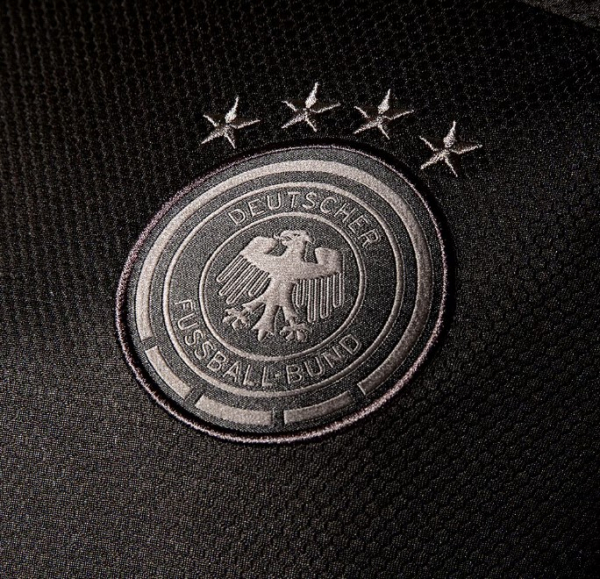 Adidas Deutschland Trikot 13 Thomas Müller Euro 2020 DFB Auswärts schwarz Herren M