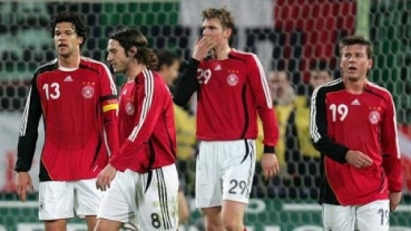 Adidas Deutschland Trikot 2006 11 Klose 13 Ballack 20 Podolski England Wembley 1-2 DFB Rot Herren M
