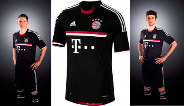 Adidas FC Bayern München Trikot 31 Bastian Schweinsteiger 2011/12 T-Com schwarz Herren M