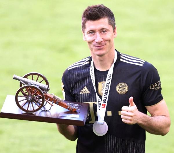 Adidas FC Bayern München Trikot 9 Robert Lewandowski 2021/22 schwarz gold Herren M