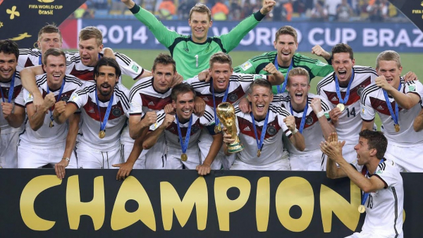 Adidas Deutschland Trikot + Hose WM 2014 away rot schwarz weiß DFB 3 Sterne Minikit Baby Kind 68 cm