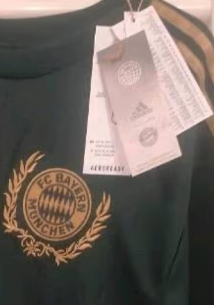 Adidas FC Bayern München Trikot 25 Thomas Müller 2021/22 Wiesen neu schwarz Herren M