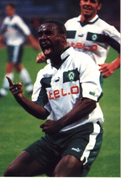 Puma SV Werder Bremen jersey 1998/99 10 Pizarro 32 Ailton O-tel-o white men's M