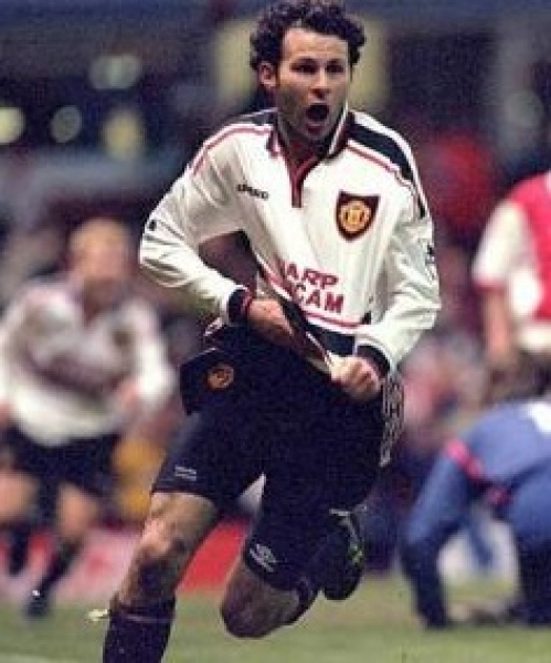 Umbro Manchester United Trikot 1997/98/99 Sharp Viewcam Weiß Herren XL (öz)